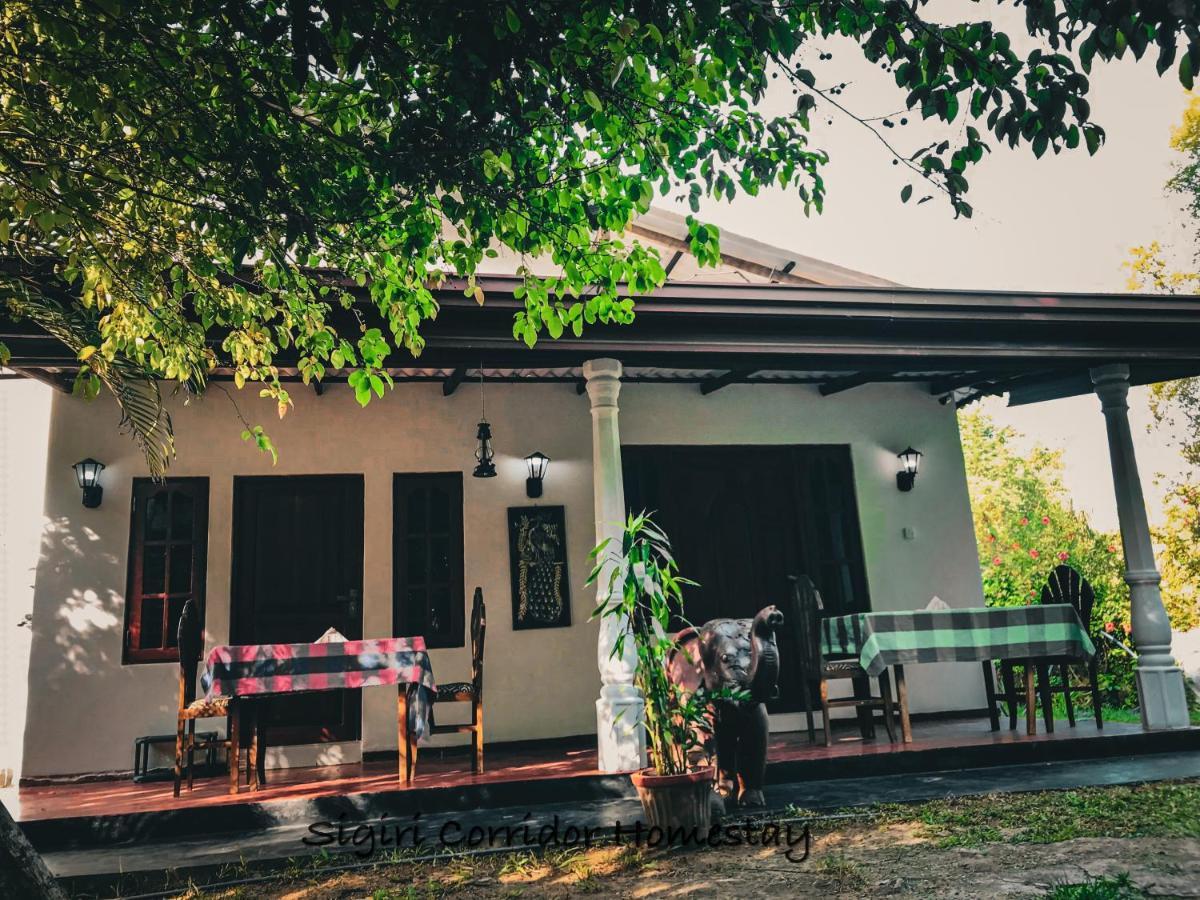 Sigiri Corridor Home Stay สิกิริยา ภายนอก รูปภาพ
